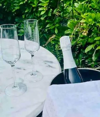 Heerlijk Centrum En Restaurant! بريدا